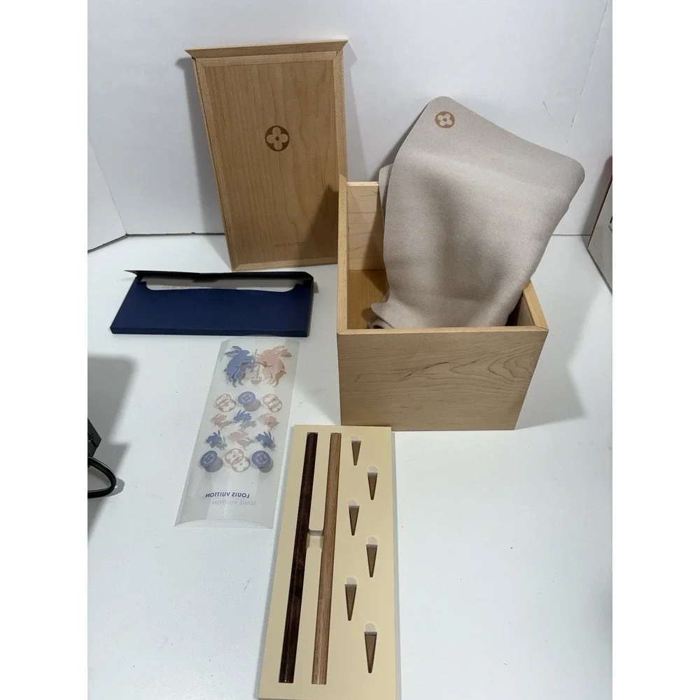 Louis Vuitton 2023 autumn monogram candle stickers & wooden box set NO Candle***